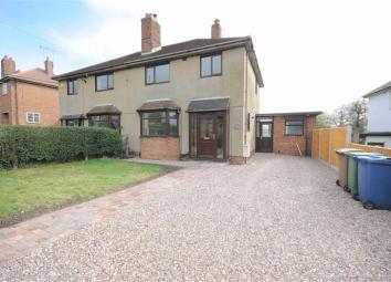 Semi-detached house To Rent in Stone