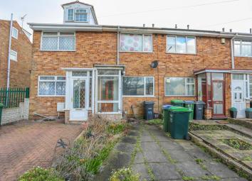 Terraced house For Sale in Oldbury