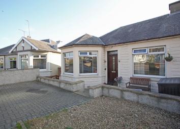 Semi-detached bungalow For Sale in Edinburgh