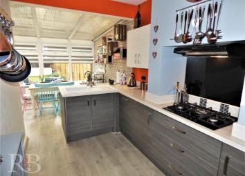 Semi-detached bungalow For Sale in Morecambe