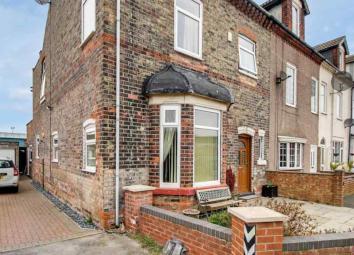 End terrace house For Sale in Goole