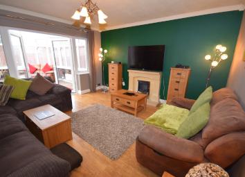 Detached bungalow For Sale in Cheadle