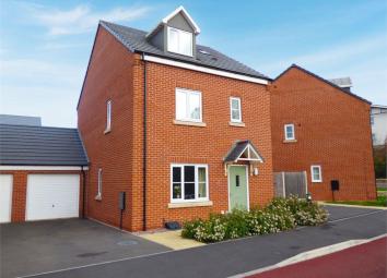 Link-detached house For Sale in Telford