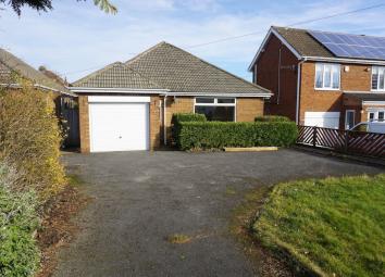 Detached bungalow For Sale in Scarborough