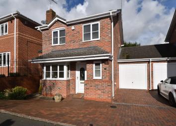 Link-detached house For Sale in Redditch