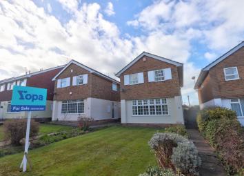 Detached house For Sale in Newcastle-under-Lyme