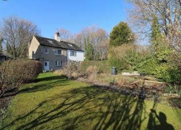 Cottage For Sale in Huddersfield