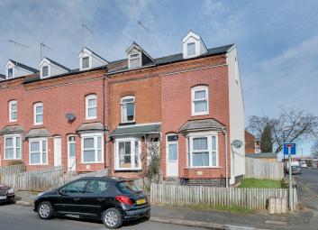 Terraced house For Sale in Redditch