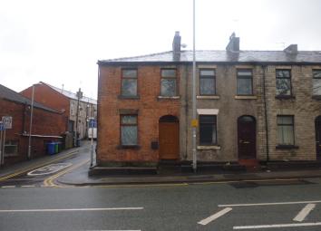 End terrace house To Rent in Rochdale