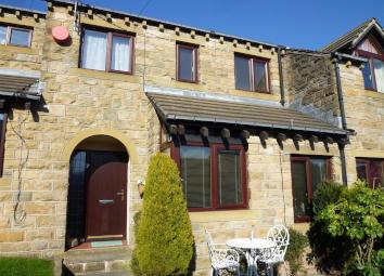 Mews house For Sale in Huddersfield