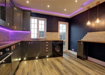 Terraced house For Sale in Dronfield