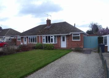 Semi-detached bungalow For Sale in Nuneaton