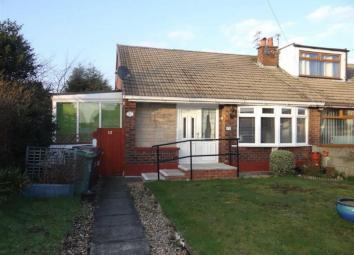 Semi-detached bungalow For Sale in Leigh