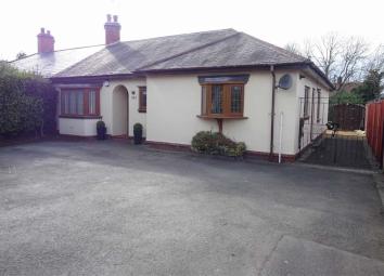 Semi-detached bungalow For Sale in Nuneaton