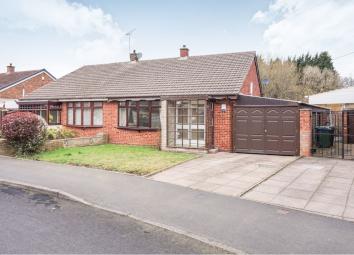 Semi-detached bungalow For Sale in Wednesbury