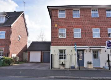 Semi-detached house To Rent in Nantwich