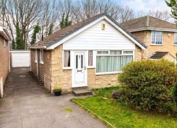 Detached bungalow For Sale in Leeds