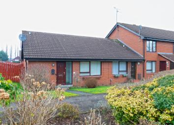 Semi-detached bungalow For Sale in Glasgow