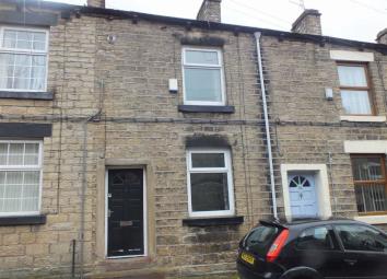 Terraced house To Rent in Stalybridge