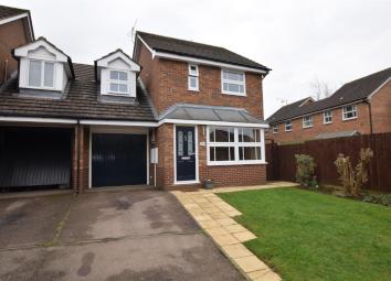 Link-detached house For Sale in Banbury