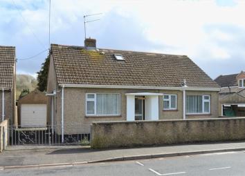 Detached bungalow For Sale in Radstock