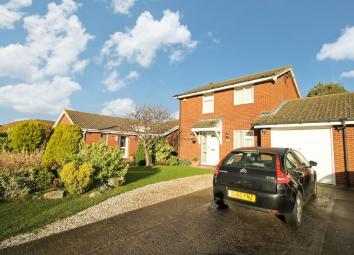 Link-detached house For Sale in Rhyl