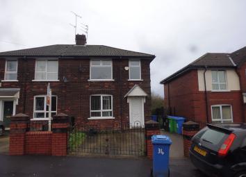 Semi-detached house To Rent in Rochdale