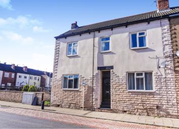 End terrace house For Sale in Castleford