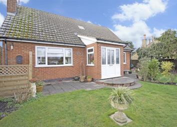 Detached bungalow For Sale in Rugby