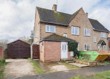 Semi-detached house For Sale in Moreton-in-Marsh