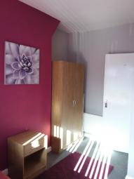 Studio To Rent in Doncaster