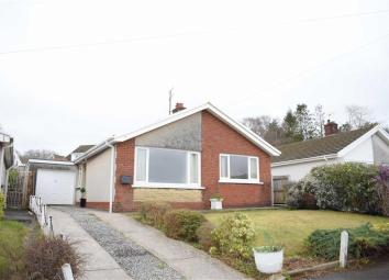Detached bungalow For Sale in Neath