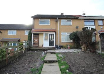 Town house For Sale in Heywood