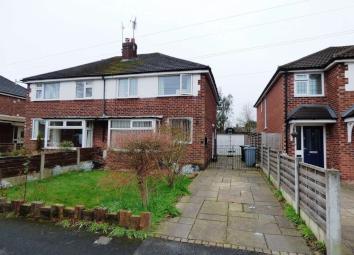 Semi-detached house To Rent in Wilmslow