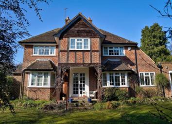 Detached house For Sale in Midhurst