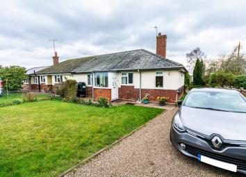 Semi-detached bungalow For Sale in Stourport-on-Severn