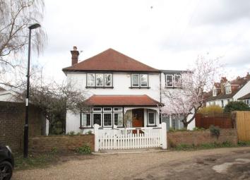 Detached house For Sale in South Croydon