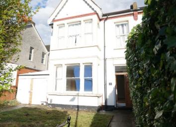 Semi-detached house To Rent in Westcliff-on-Sea