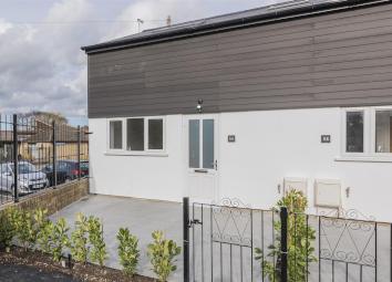 Semi-detached house For Sale in Sandy