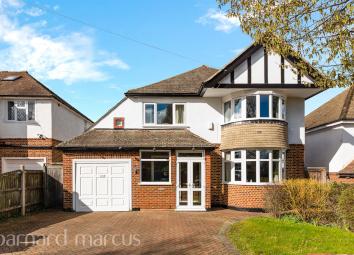 Detached house For Sale in Sutton