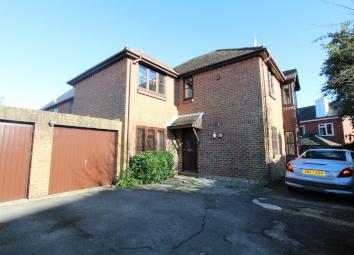 Detached house To Rent in Petersfield