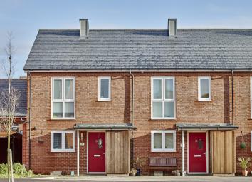 Semi-detached house For Sale in Aylesbury