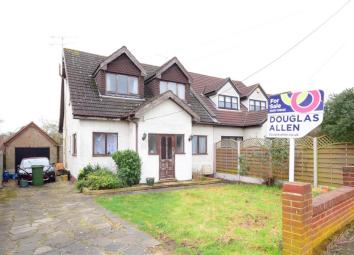 Semi-detached house For Sale in Brentwood