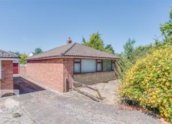Detached bungalow For Sale in Neston