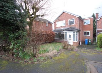 Detached house For Sale in Ashton-under-Lyne