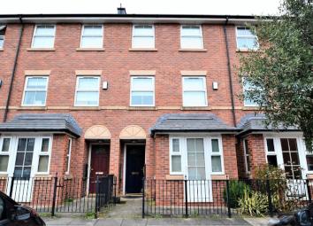 Town house To Rent in Salford