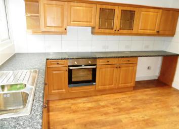 Terraced house To Rent in Northolt