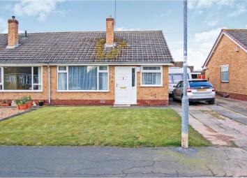 Semi-detached bungalow For Sale in Crewe