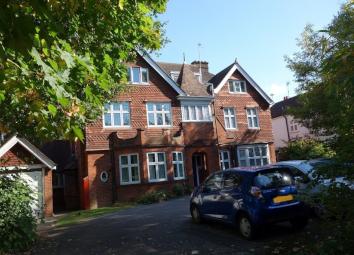 Flat To Rent in Surbiton