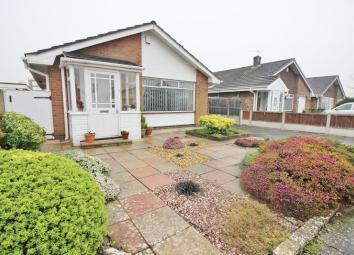 Detached bungalow For Sale in Southport